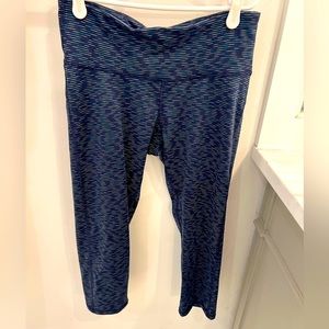 Champion capri athletic leggings